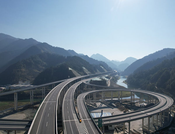 中鐵十六局黃千高速